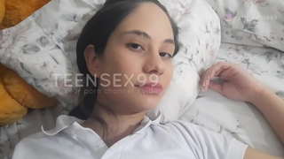 Мен трогаю мою кузину школьницу жана заканчиваю, мунусу трахаю анын