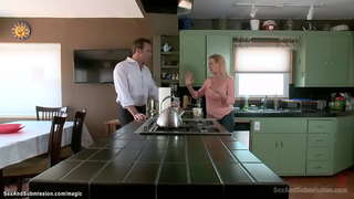 Seksing babaing anak na panguman Belle Noire gumagalaw sa bahay para sa tag-init at kapag ang kanyang ina ay ang layo ng kanyang stepdad Steven St Croix introduces kanyang pagtatali