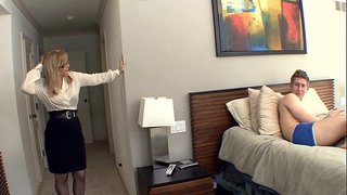 Блондинкаос но бадӟым гадьёс герӟетъёсты ифом маловат чулка