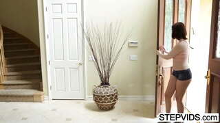 Przyrodni brat pieprzy swoją gorącą Mayę, Kendrick