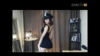 Il সু WAN, অভিন্ন গরম নাচ