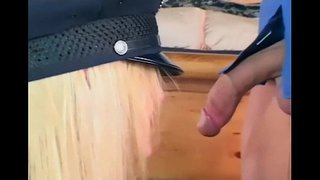 ���្រីស្អាតប៉ូប្ដូរនៅក្នុងស្រោមនិងស្រោមជើង