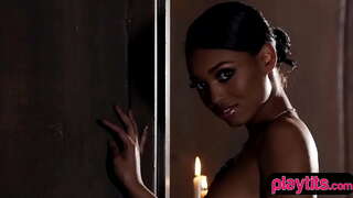 ���්රීඩාශීලිත්වය කළු බබා ලිංගික striptease සැසිය