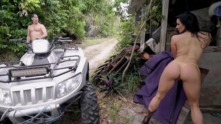 BANGBROS - Узрушаючая Калекцыя порна З Кугуарами У галоўнай ролі З Дымлівай Красуняй Кендрай Ласт (1 з 3)