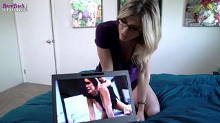 Мама дозволяє мені засадити їй у брудну дирку, а потім ковтає мою товсту сперму, а потім хоче ще - Корі Чейз